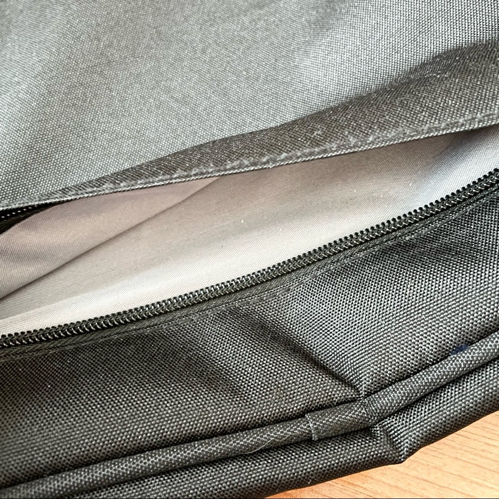 SwissGear Structure Laptop Case Bag - Picture 6 of 10
